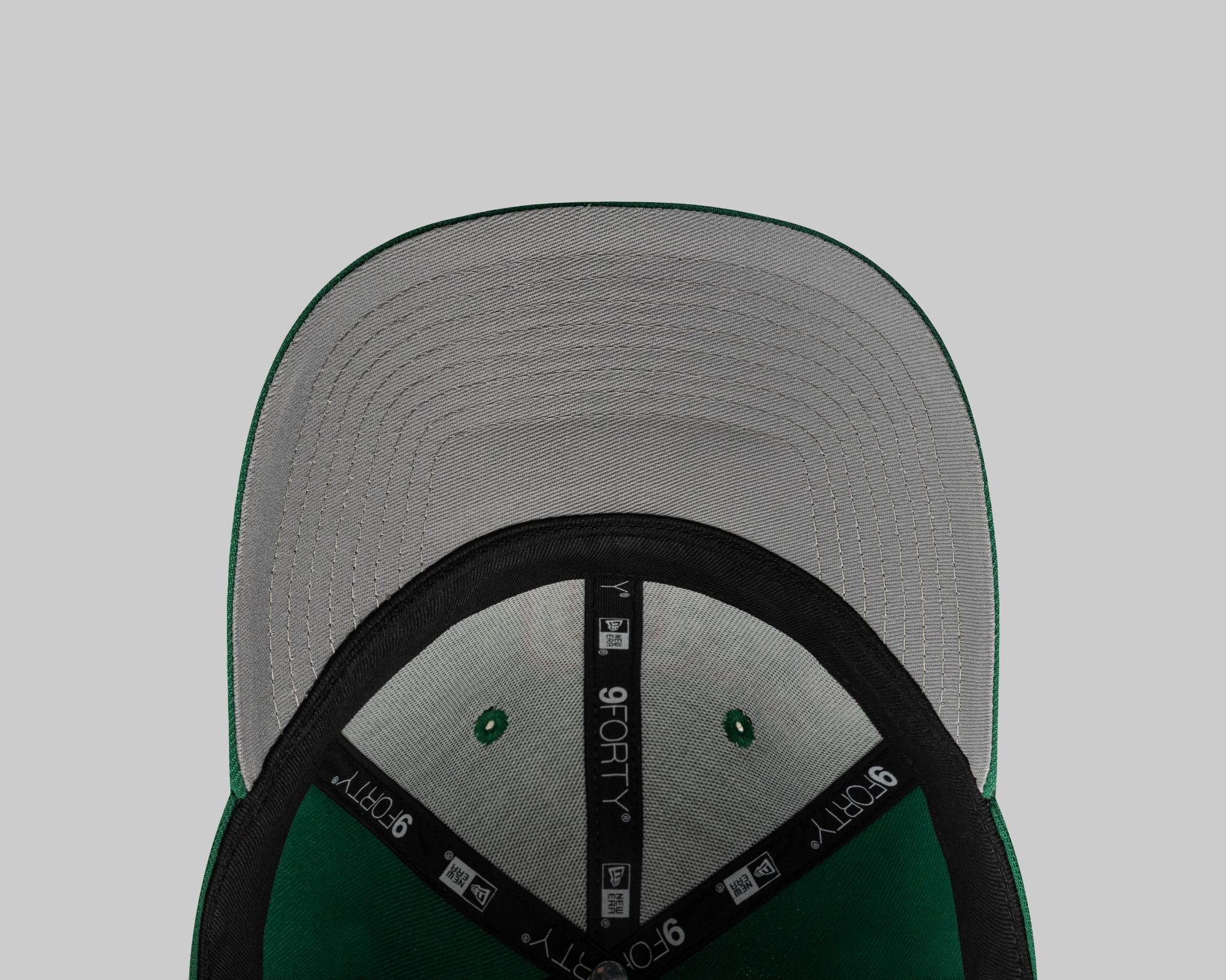 Gorra New Era Verde Iconic M 940 con flores