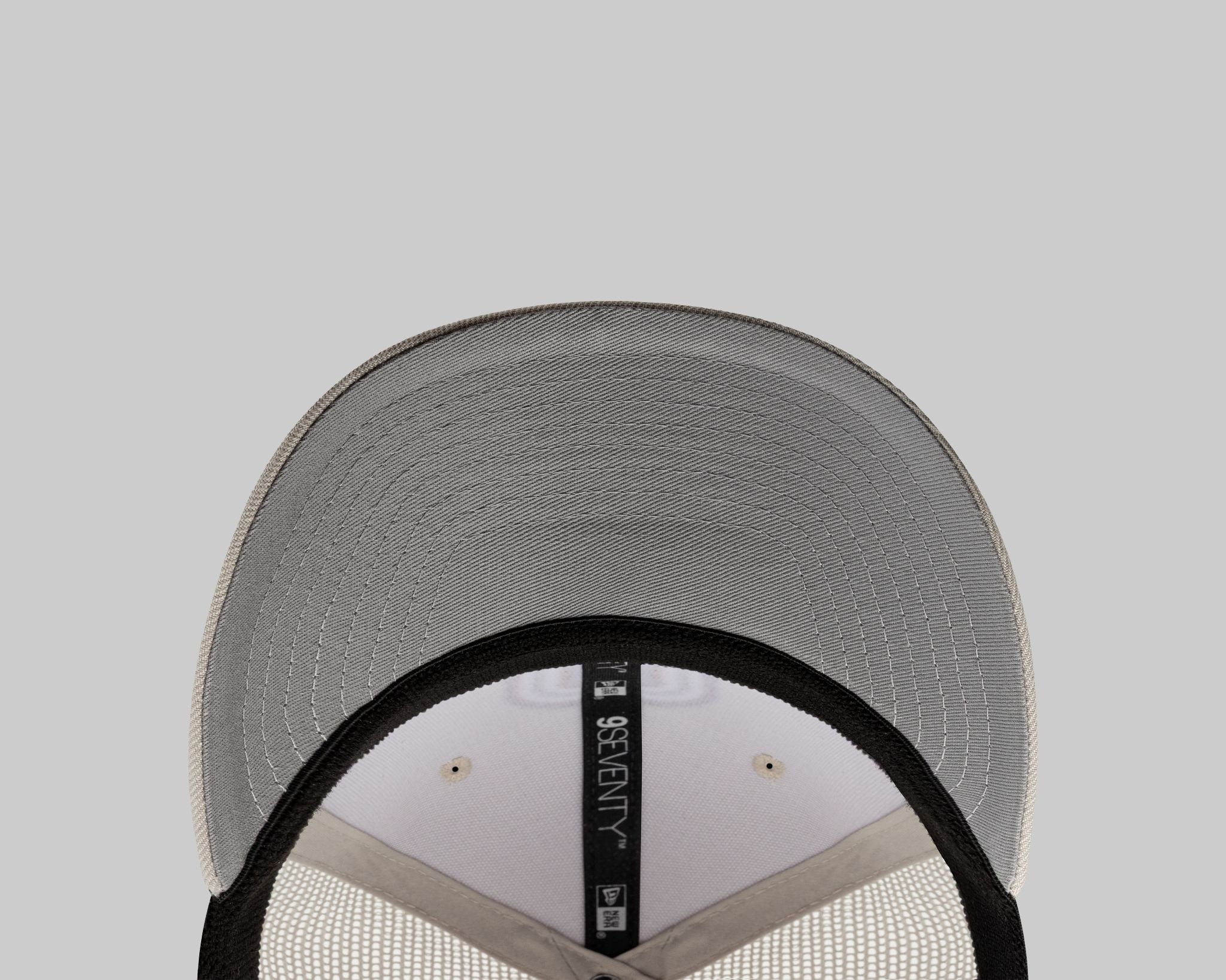 Gorra New Era Chrome White Iconic M 970 Trucker
