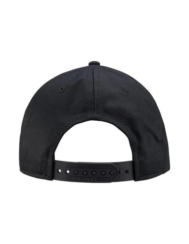 Gorra Black Clover UPSIDE DOWN LUCK 14